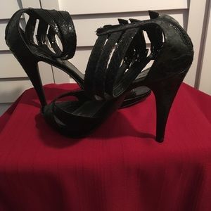 Snake skin leather. 3 ankle strap, 5 inc